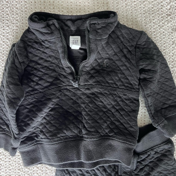 Gap quilted track set black size 12-18 months fits small - Picture 2 of 3